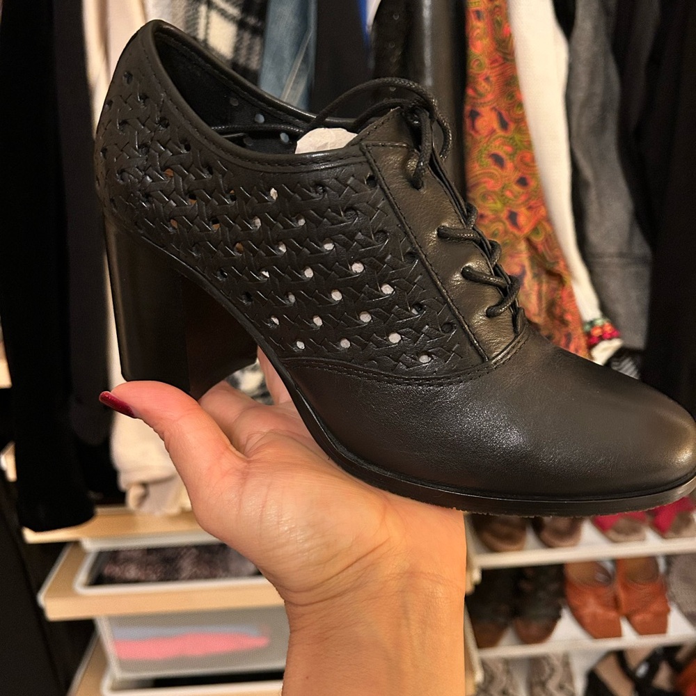 Patricia Nash Parma Oxford Block Heels Eyelet Lace Up Leather. Black Size 7.5